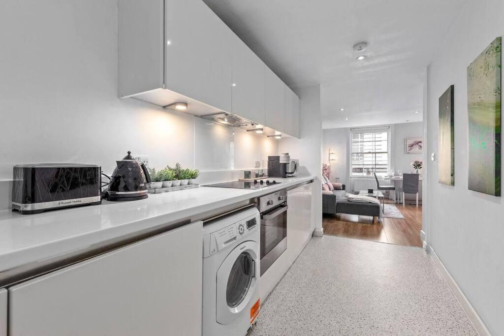 3 Bedroom Apartment In Haymarket Central London Sleep 10 Hy2 Eksteriør billede