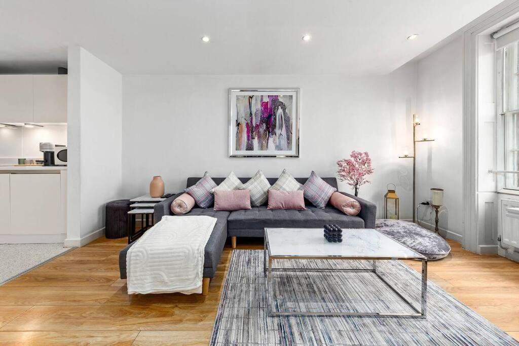 3 Bedroom Apartment In Haymarket Central London Sleep 10 Hy2 Eksteriør billede